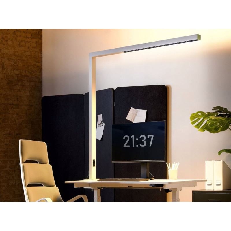 Beliani Lampka biurkowa Beliani Lampa biurkowa LED metalowa srebrna OCTANT
