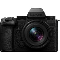 Panasonic Lumix DC-S5 IIX + 18-40mm